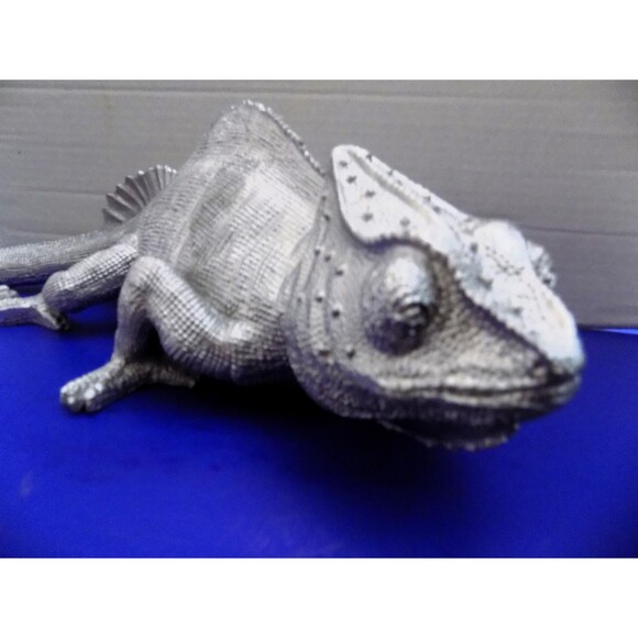 NEW Iguana Chameleon Lizard Figurine Statue Home Decor Reptiles - Picture 2 of 7